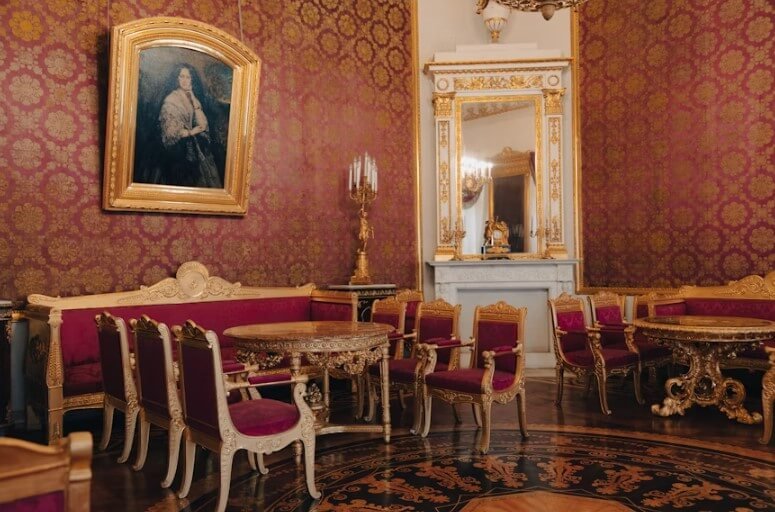 The best antiques buyers Palm Springs Florida. Updated 2025